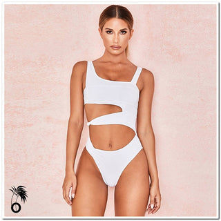 Maillot de bain une pièce découpé