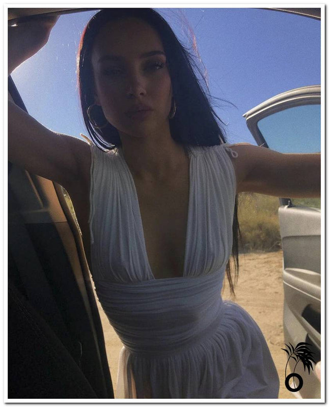 Robe courte moulante plissée
