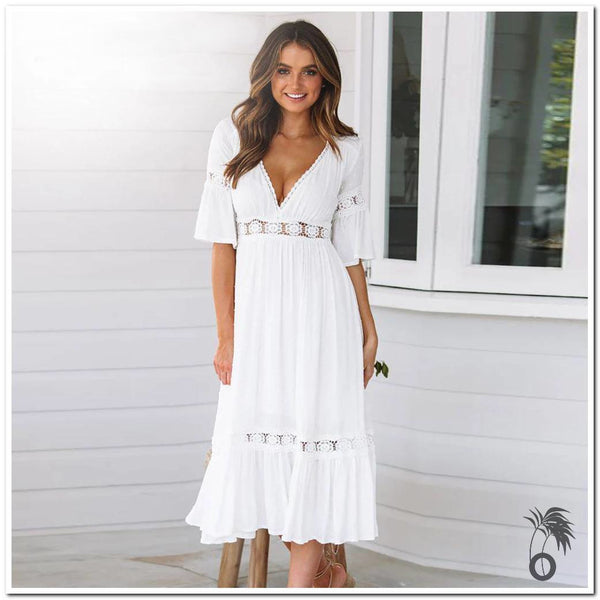 Longue robe de plage en dentelle blanche larobedeplage.fr
