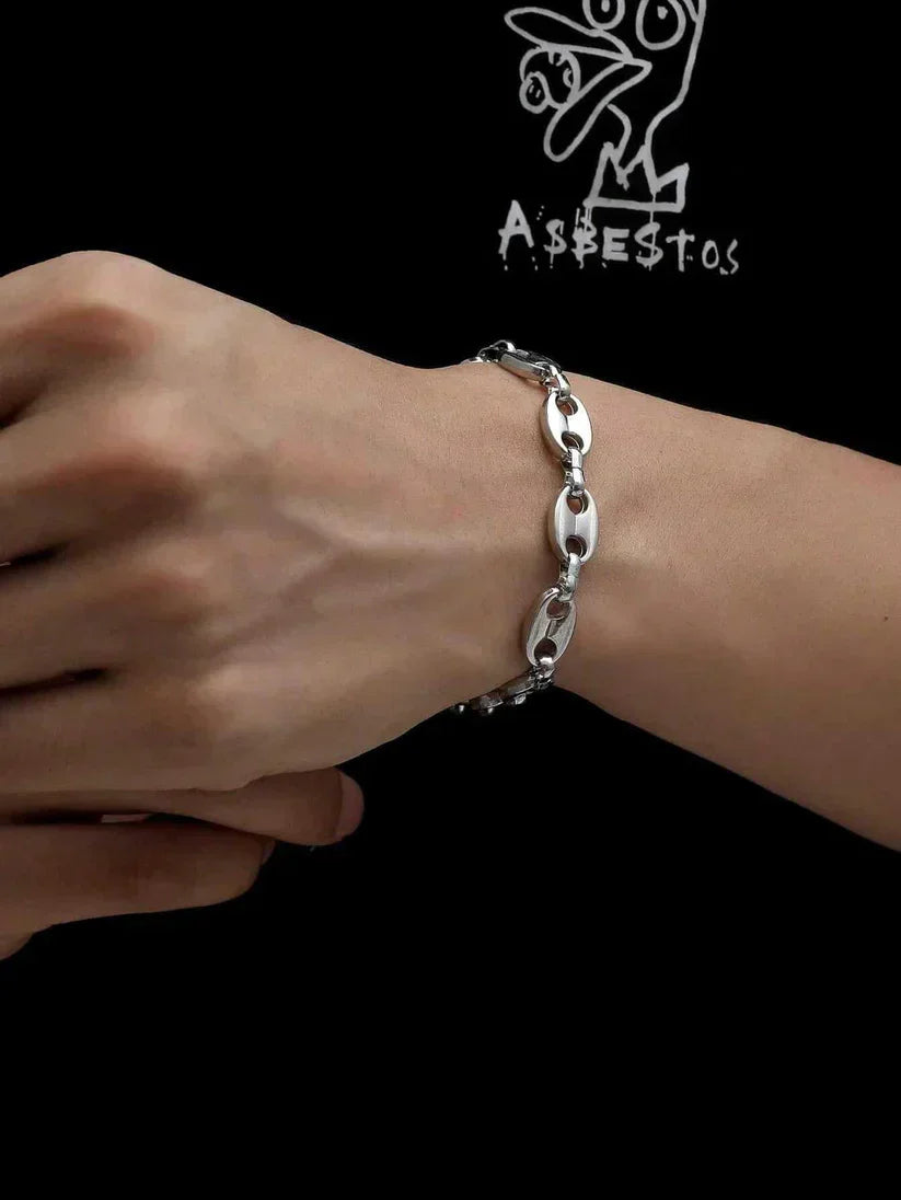Bracelet graine de café : signification et origine de ce bijou emblématique
