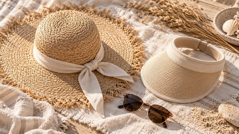 Chapeaux et visières de plage : comment bien se protéger avec style