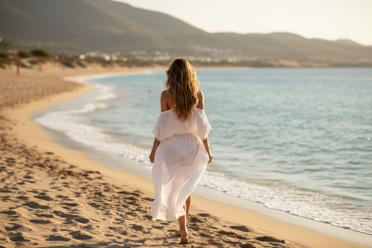 Robe de plage transparente et fluide : comment la porter avec assurance