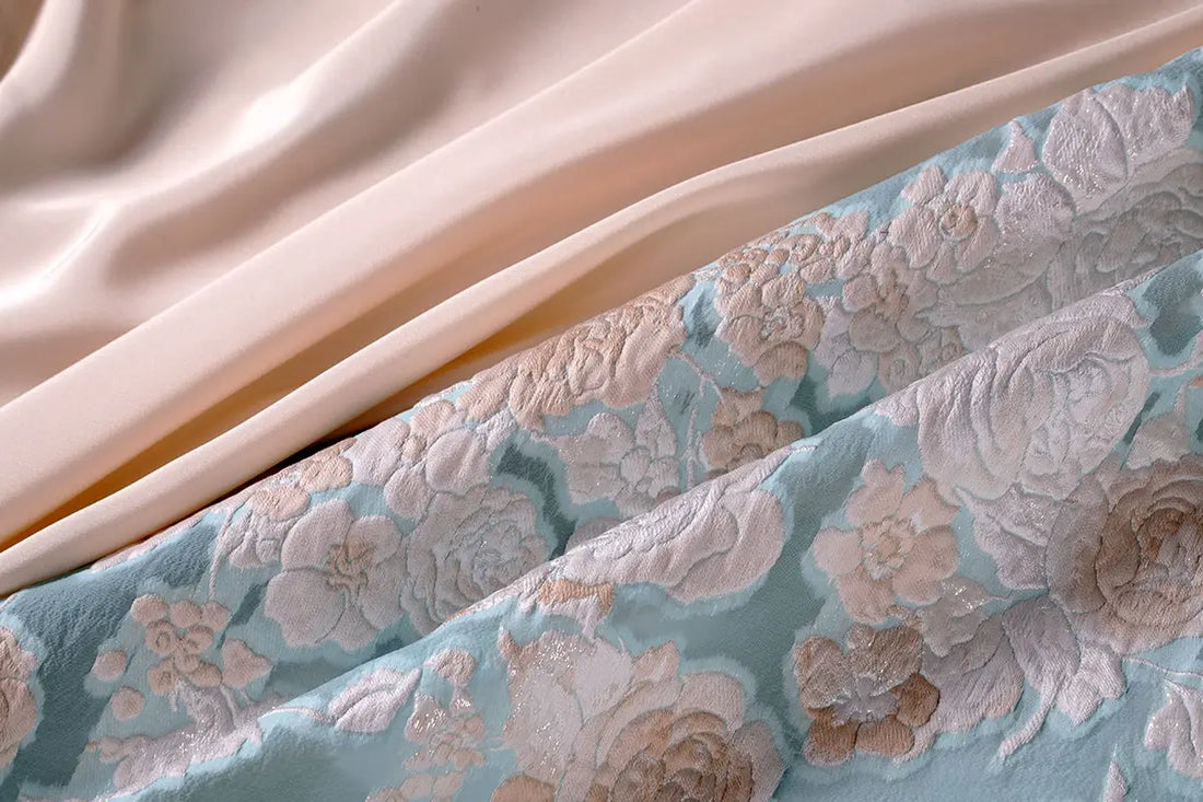 Quel tissu choisir pour coudre ou acheter une robe de plage confortable et légère ?