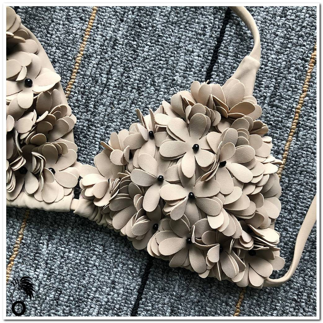 Bikini brésilien à fleur