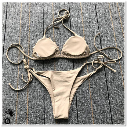 Bikini brésilien à fleur