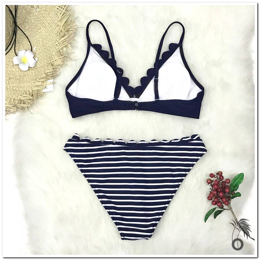 Bikini à rayures