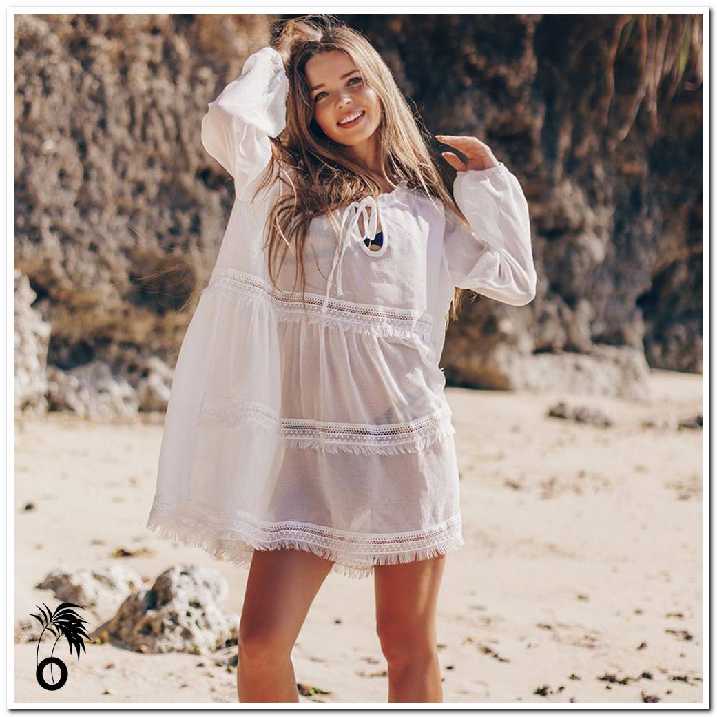 Robe de bain blanc dentelle Noémie Larobedeplage.fr