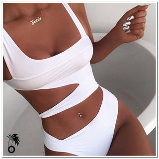 Maillot de bain une pièce découpé