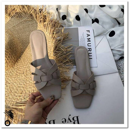 Mules plates femme pour l'été et la plage