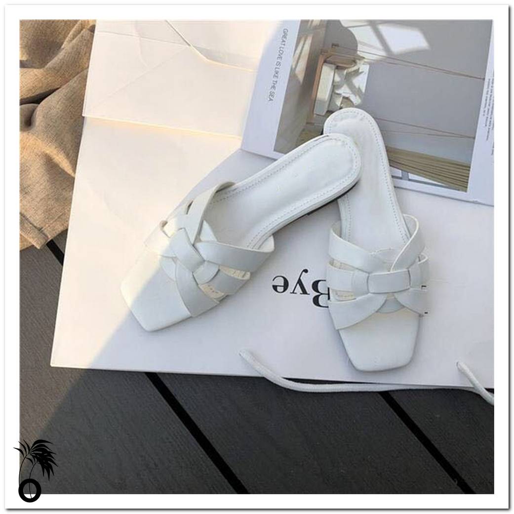 Mules plates femme pour l'été et la plage