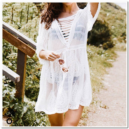 Agathe_Cover-up_robe_de_plage_blanche_col_V_larobedeplage.fr