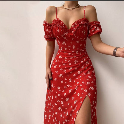 Robe d'été fleurie à fente et épaules dénudées rouge