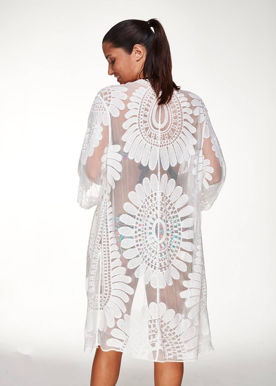 robe de plage longue blanche dentelle ajourée sexy larobedeplage.fr