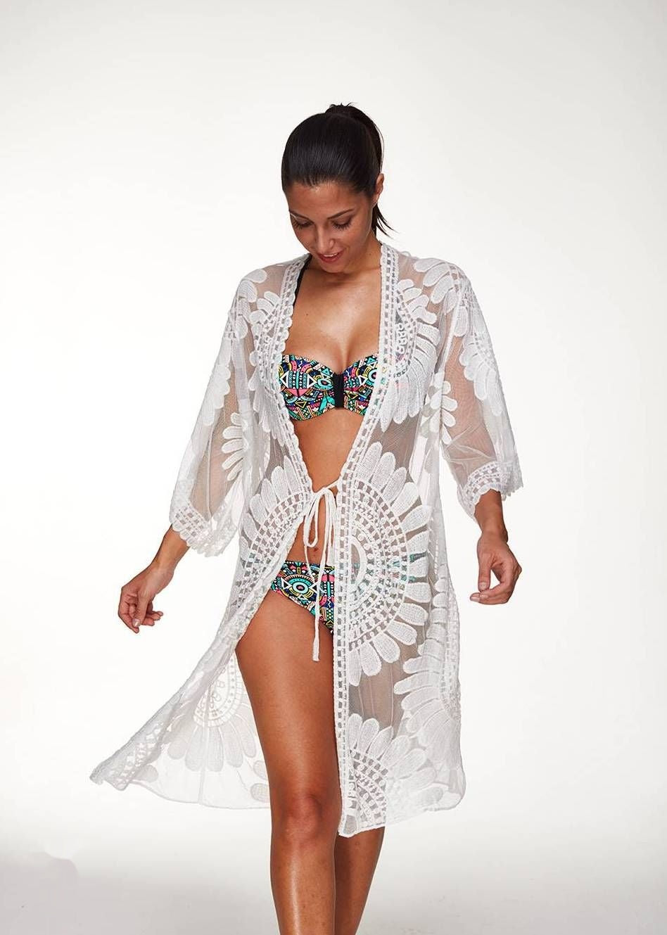 robe de plage blanche longue dentelle ajourée larobedeplage.fr